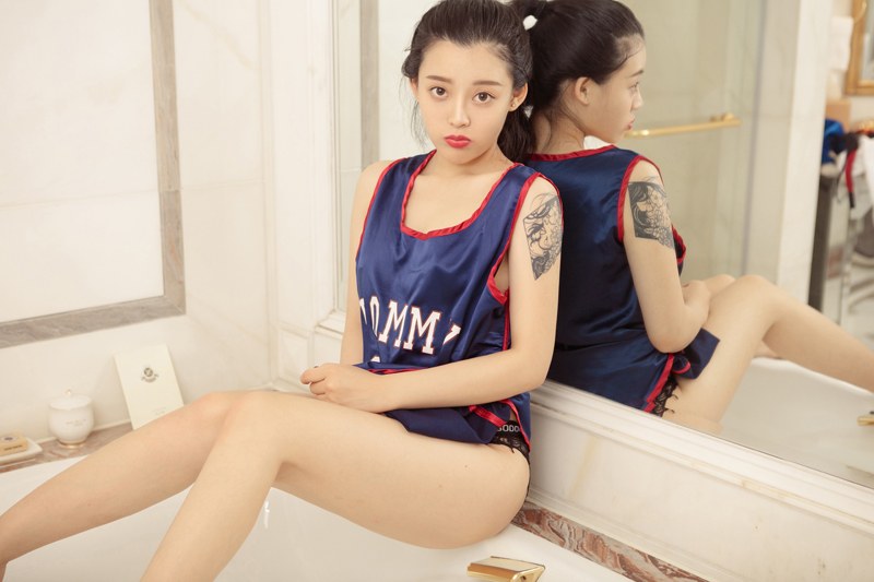 性感女神凌菲制服湿身诱惑勾人欲望(图53)