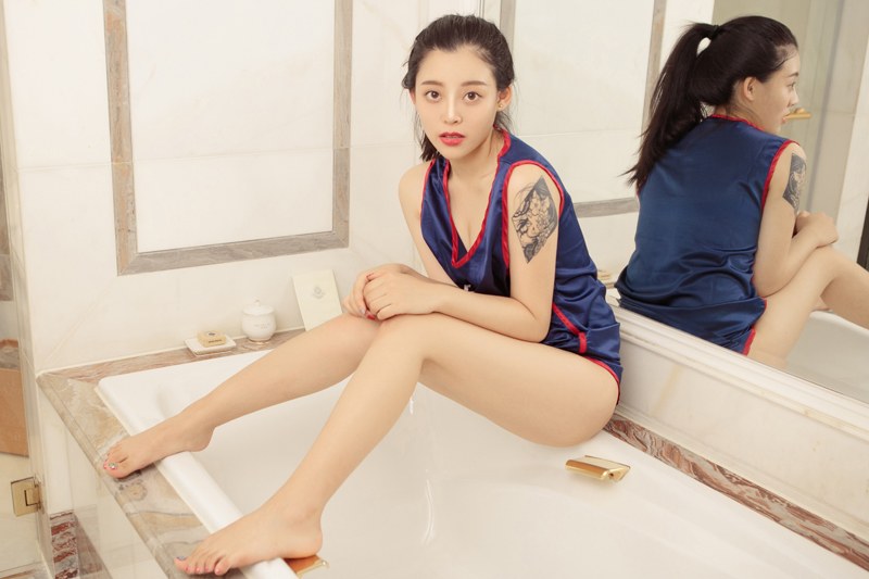 性感女神凌菲制服湿身诱惑勾人欲望(图52)