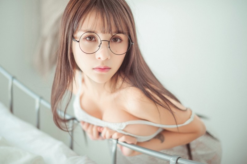 女神夏美酱比基尼包不住诱人美胸(图24)