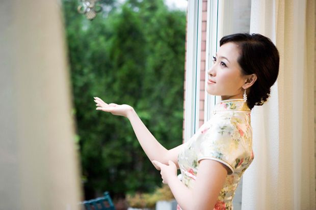 精致旗袍美图—风定落花香(图4)