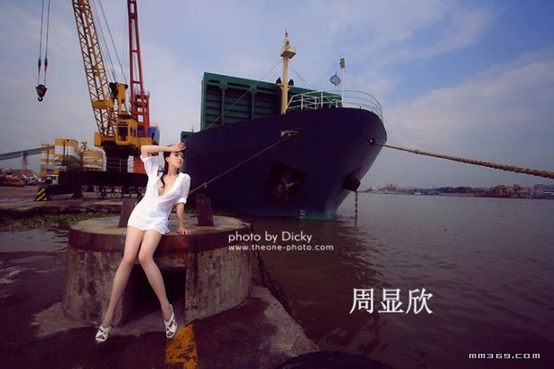 绝色美女周显欣惊艳写真(图13)