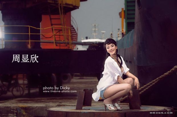 绝色美女周显欣惊艳写真(图12)