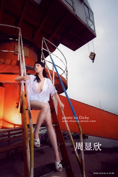 绝色美女周显欣惊艳写真(图18)