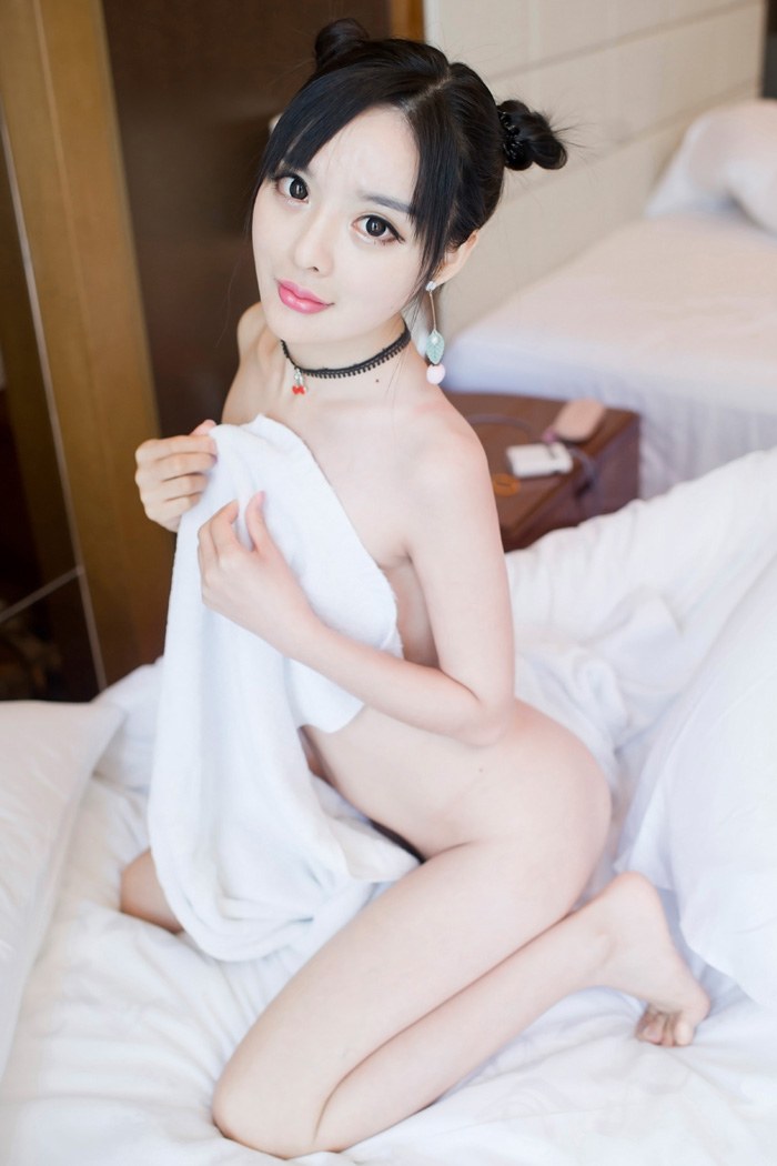 美娇娘柠檬浴巾裹身大秀白嫩胴体(图39)
