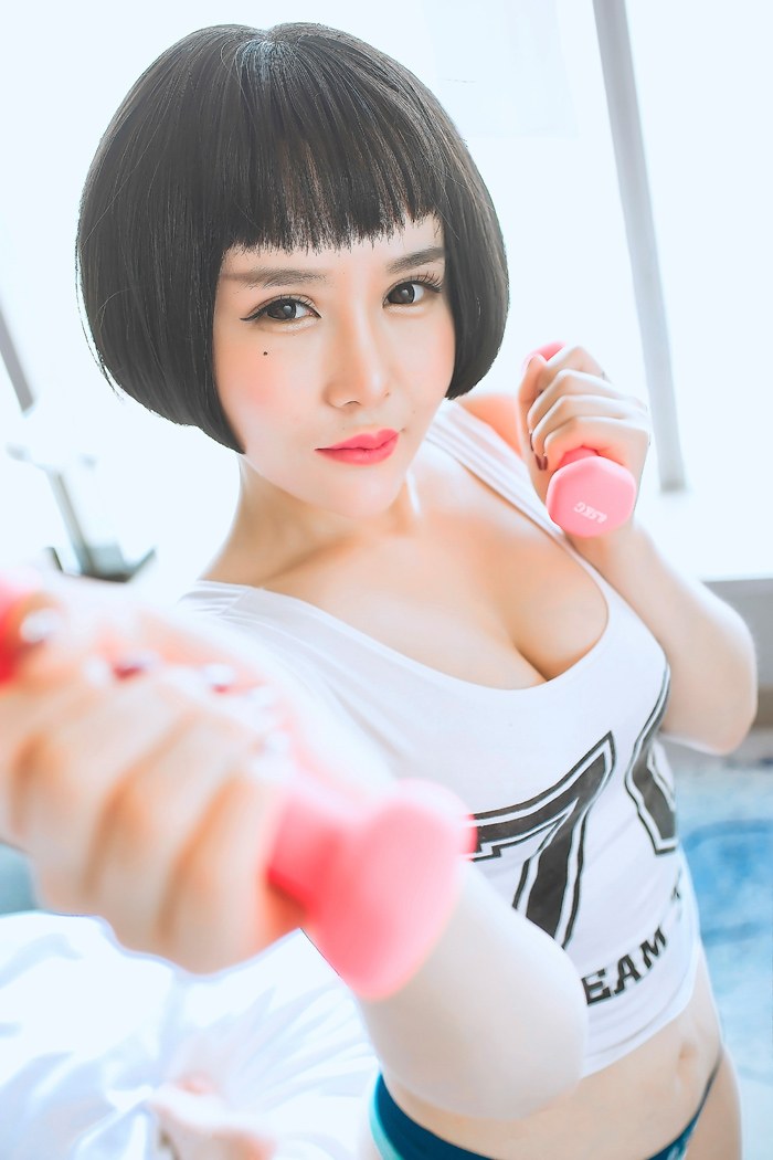 可爱妹子佑熙开胸泳衣秀浑圆美乳(图8)