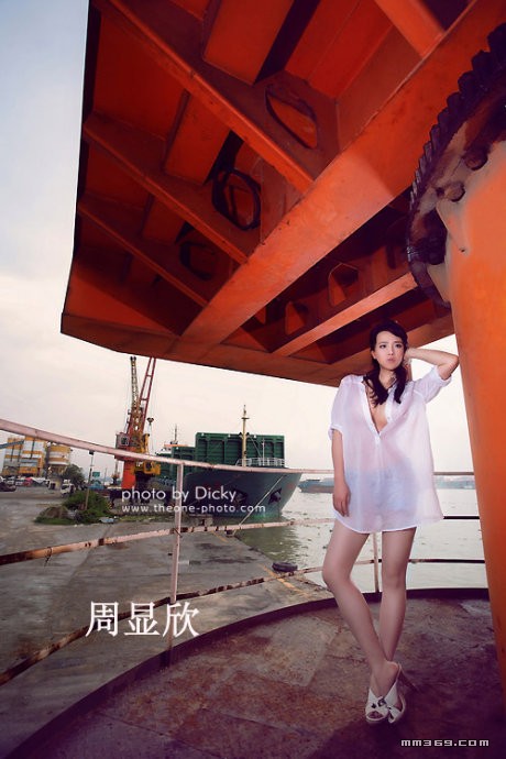 绝色美女周显欣惊艳写真(图17)