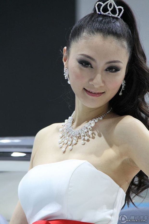 标致汽车展台上的美女车模(图7)
