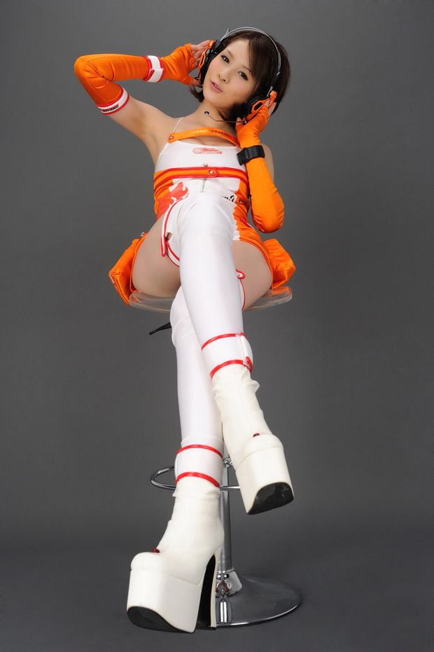 性感F1美女车模 黄色赛服很抢眼(图16)