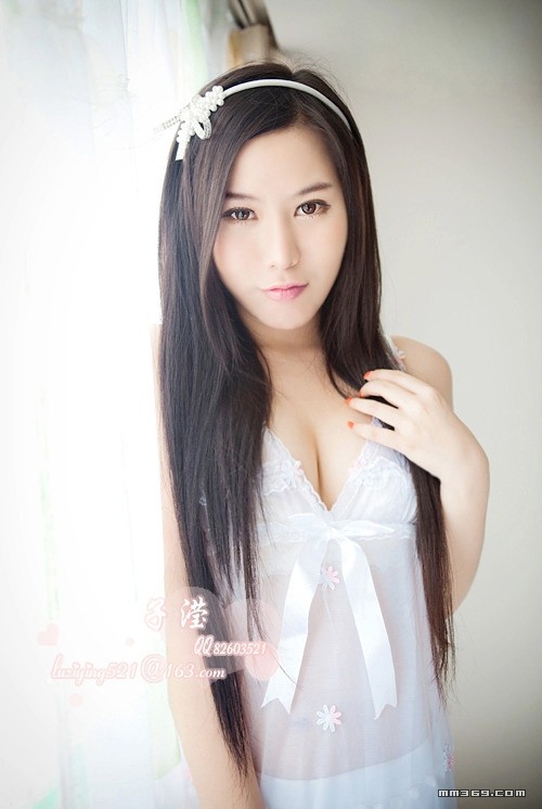 校园美女寝室大胆自拍(图8)