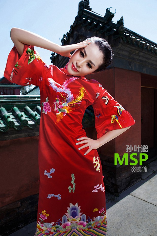 别有时尚风味的中国旗袍美女(图1)
