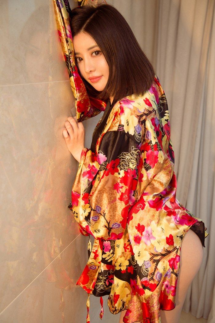 性感小野猫夏雨桐粉色内衣秀完美身材(图20)
