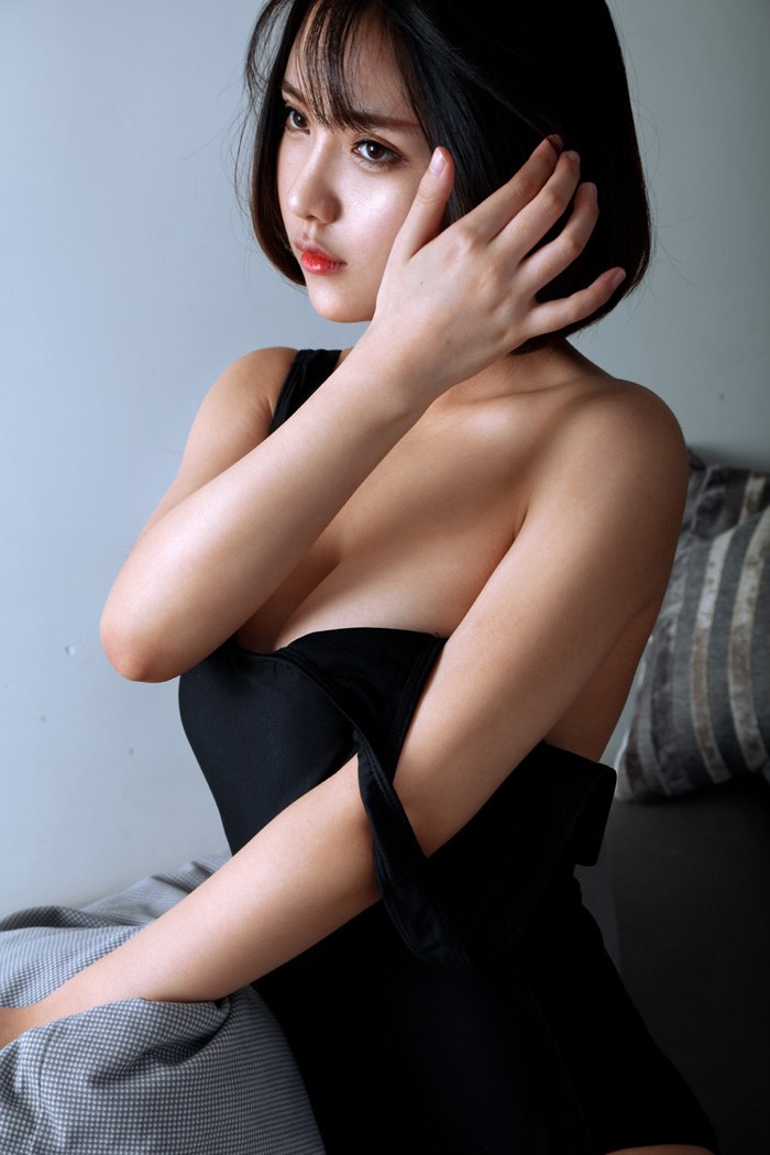 小魔女奈奈沙发上全裸出镜诱惑足(图23)
