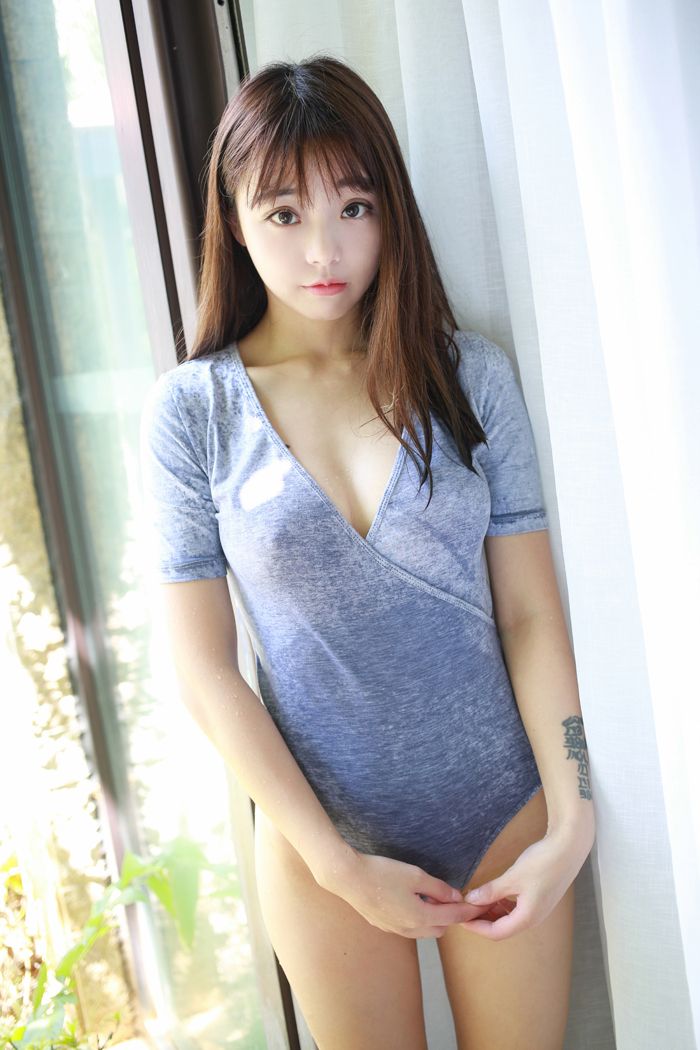 湿身诱惑佘贝拉性感激凸夺人眼球(图29)