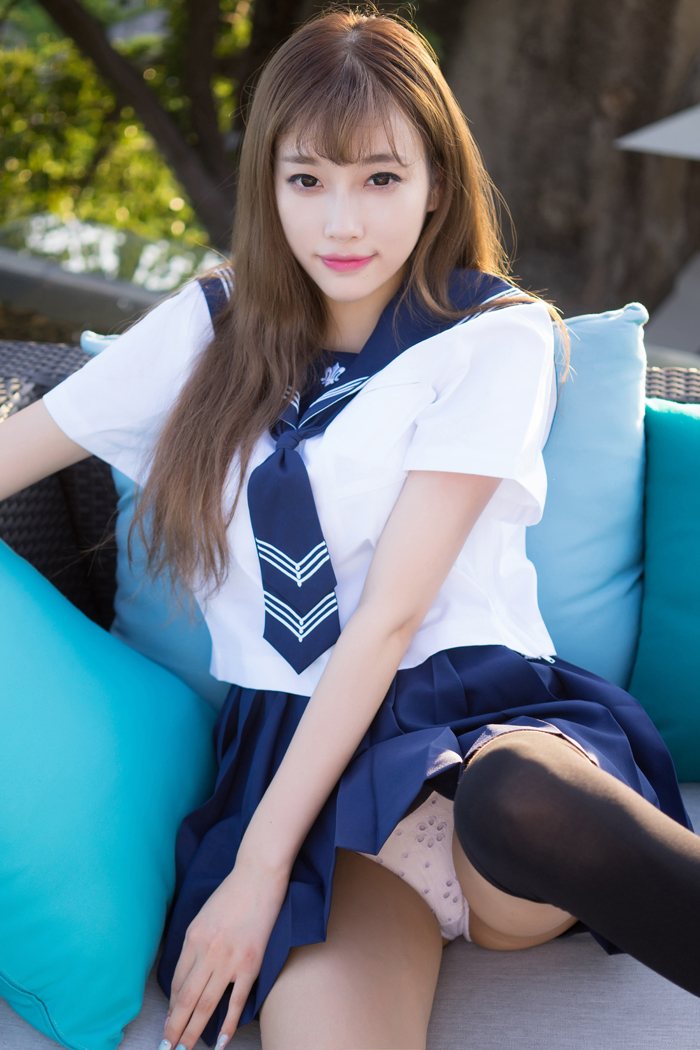 性感学生妹甜心CC制服外拍气质佳(图20)
