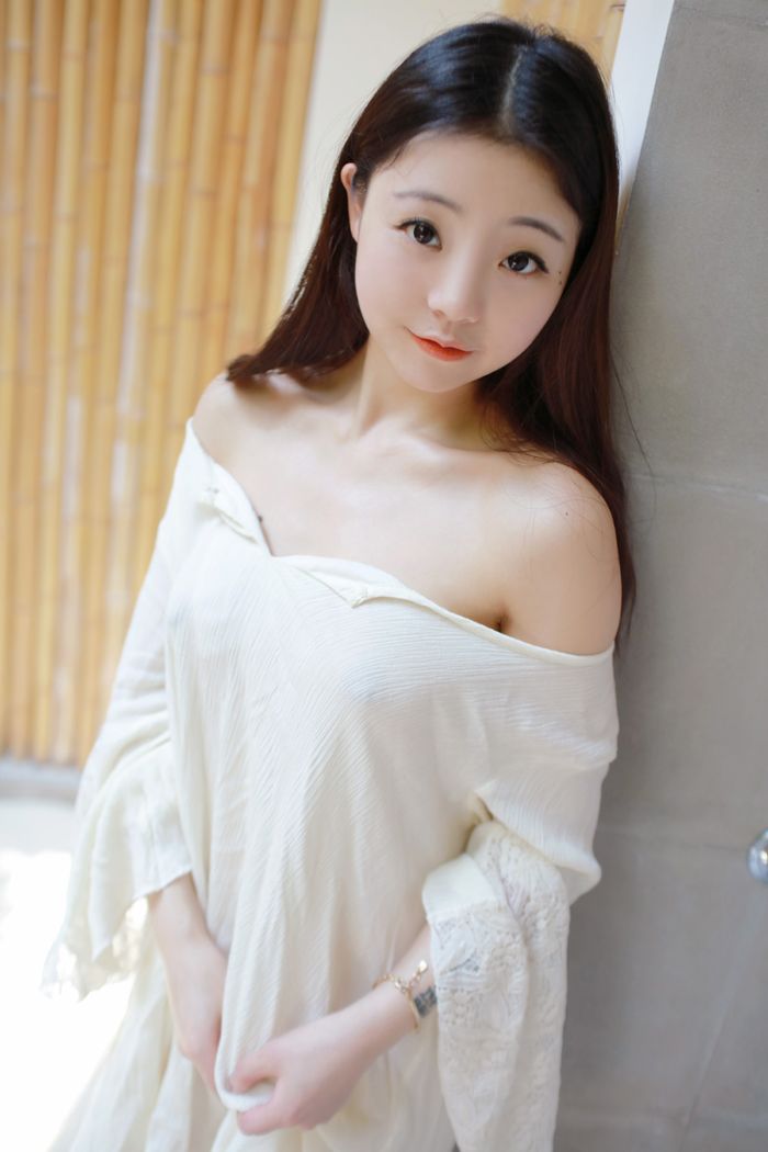 激凸小萝莉佘贝拉外拍玩透视看点足(图27)