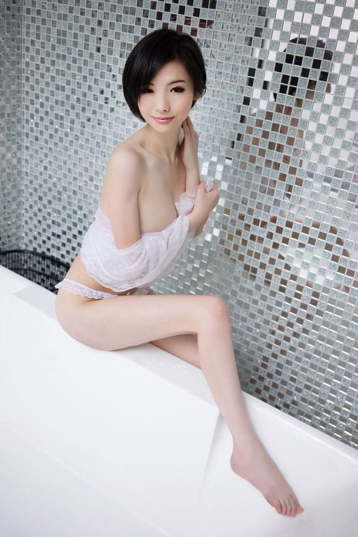 小猫咪Rosa居家遇事演绎性感白娘子(图11)